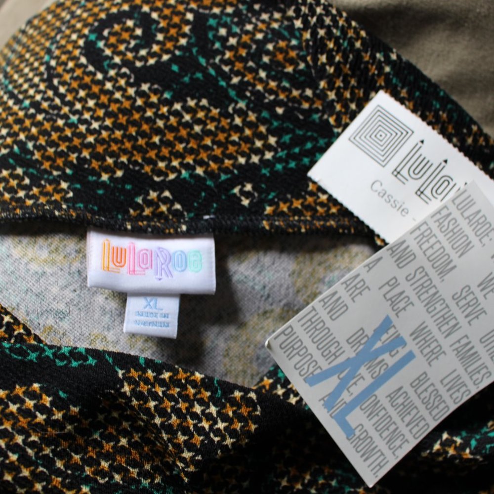 NWT LuLaRoe Pencil Cassie Skirt Paisley Print Lightweight Sz XL - Picture 3 of 4
